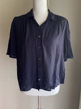 Velvet by Graham & Spencer Navy Short-Sleeve Button-Up Blouse
